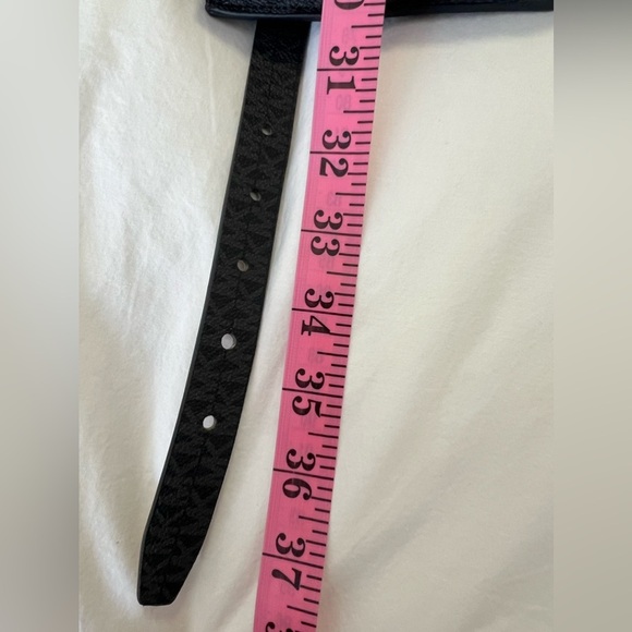 MICHAEL KORS | SZ M | Black Belt Bag Fanny Pack Waist Pouch Wallet | EUC - Picture 7 of 10